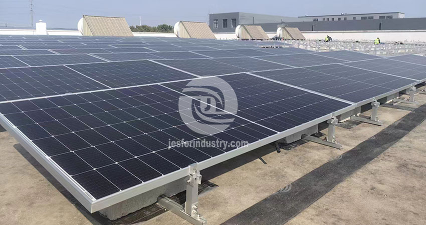 クウェートの太陽光発電構造会社